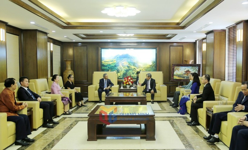 At the reception (Photo: Quang Ninh newspaper)