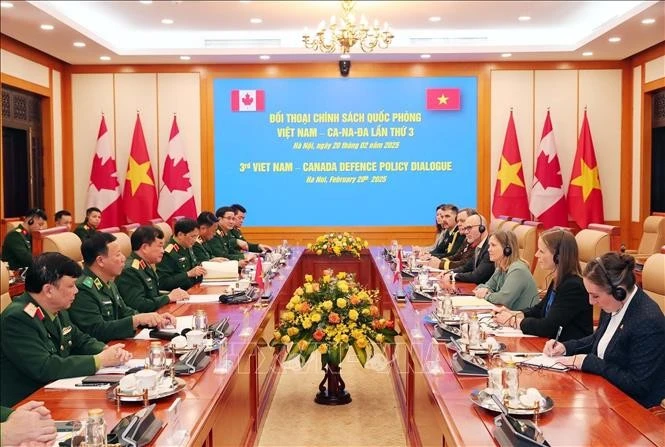 The 3rd defence policy dialogue between Vietnam and Canada takes place in Hanoi on February 20. (Photo: VNA)