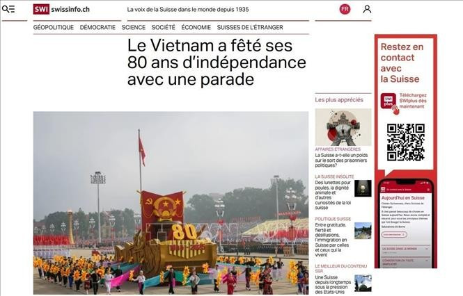 An article published on SwissInfo writes that the parade celebrating Vietnam’s 80th National Day is not only a display of military strength but also a heroic testament to the nation’s journey of national construction and defence through countless challenges. (Screenshot photo)