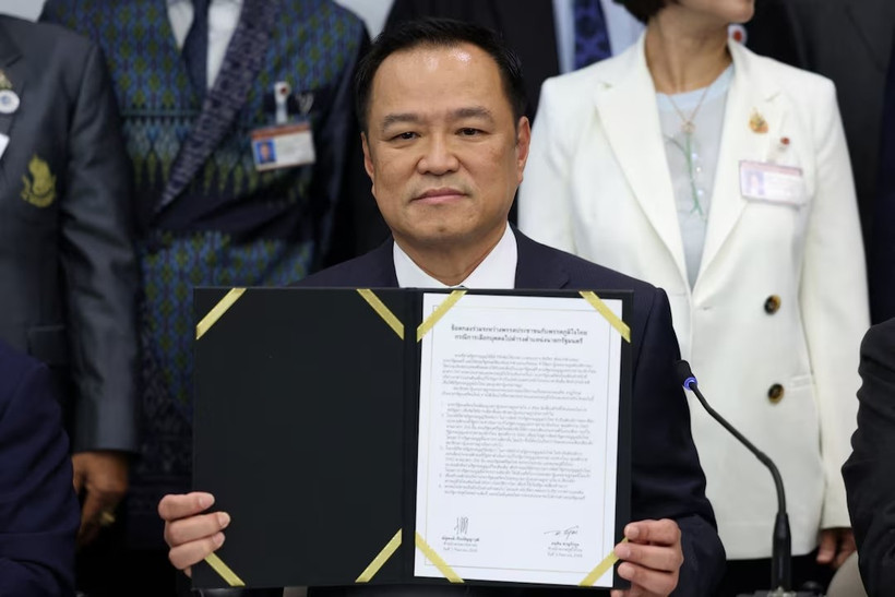 Bhumjaithai Party leader Anutin Charnvirakul (Photo: Reuters)