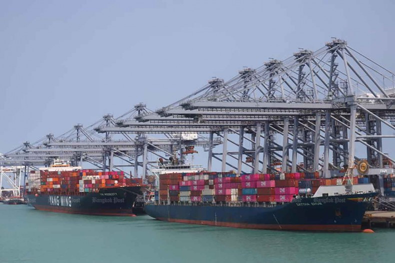 Cargo ships docked at Laem Chabang deep-sea port in Chon Buri. (Photo: bangkokpost.com) 