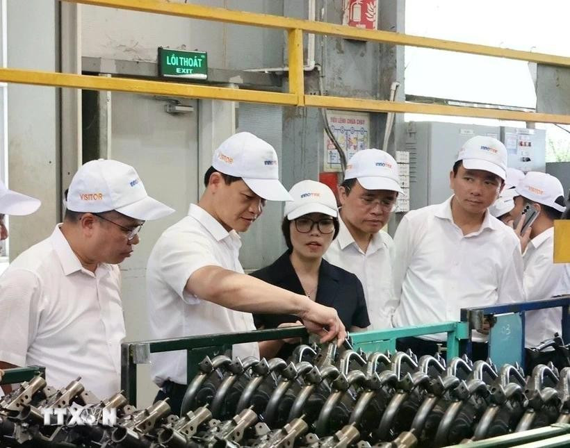 At the Innotek Joint Stock Company in Que Vo Industrial Park No. 2 in Bac Ninh province. (Photo: VNA)