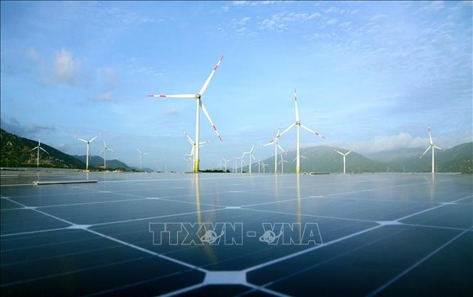 Wind and solar power projects in Loi Hai and Bac Phong communes, Thuan Bac district, Ninh Thuan province. (Photo: VNA)
