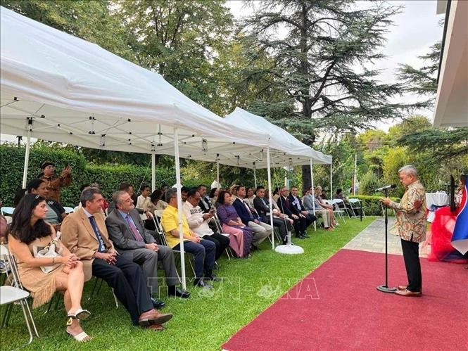 Indonesian Ambassador Dr. Bebeb A.K.N. Djundjunan addresses the ASEAN Day in Greece. (Photo: VNA)