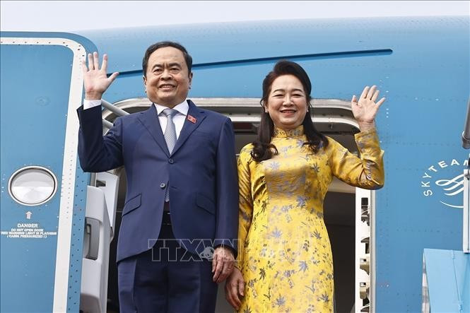 National Assembly Chairman Tran Thanh Man and his spouse Nguyen Thi Thanh Nga leave Hanoi for attendance at the 150th Assembly of the Inter-Parliamentary Union and official visits to Uzbekistan and Armenia. (Photo: VNA)