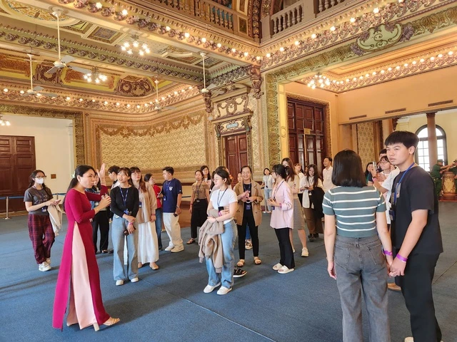 The HCM City People’s Committee and People’s Council headquarters tour has been suspended until further notice to carry out maintenance work. (Photo: nld.com.vn)