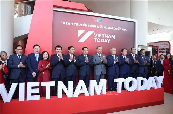 Party General Secretary To Lam and delegates at the launch of the Vietnam Today channel (Photo: VNA)