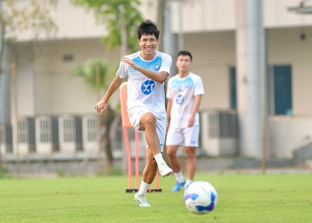 Defender Nguyen Van Vi is one of the four Vietnamese players in the ASEAN All-stars team. (Photo of Nam Dinh FC)