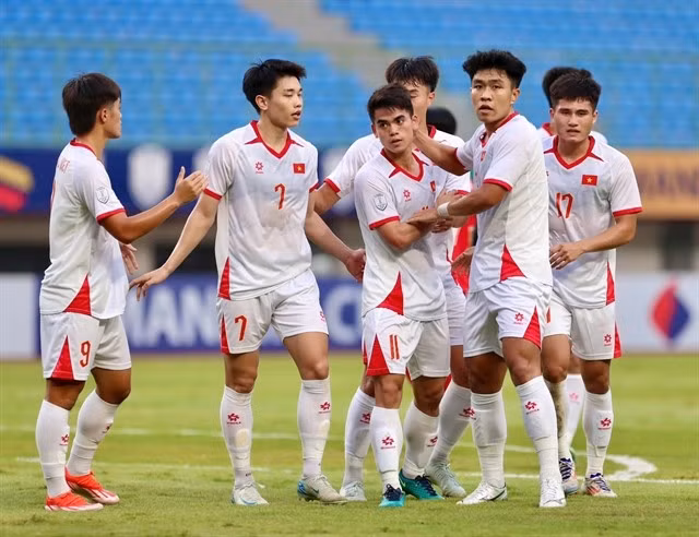 The U23 Vietnamese team celebrate beating Laos in the 2025 ASEAN U23 Championship on July 19. (Photo: vietbao.vn)