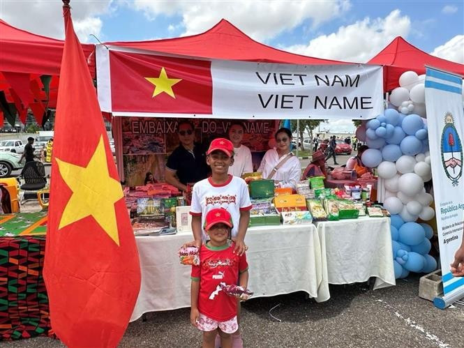 The Vietnamese stall at Petro Sem Fronteiras in Angola (Photo: VNA)