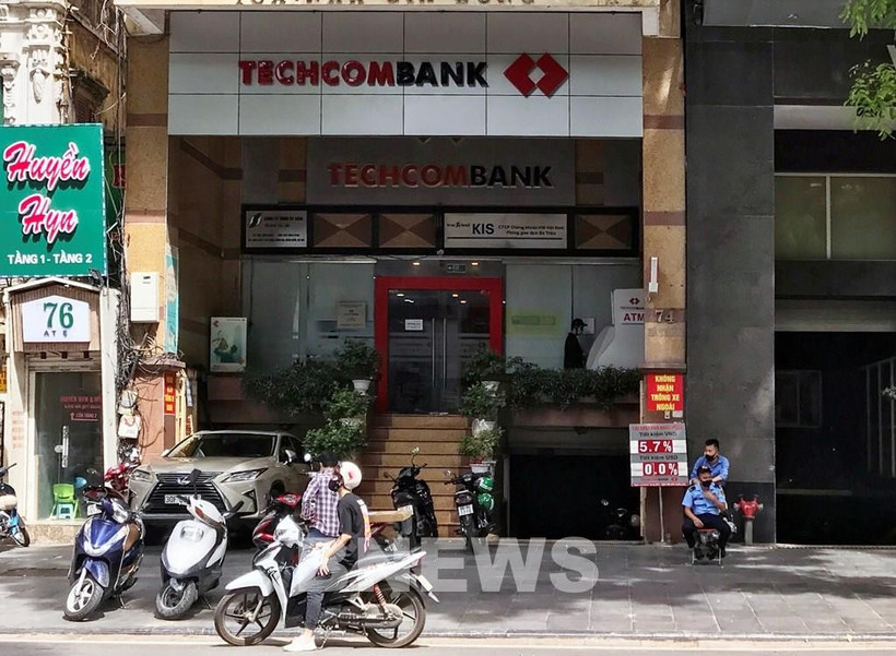A transaction office of Techcombank (Photo: VNA)