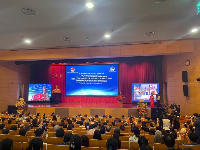 An overview of the conference on 75 years of diplomatic relations between Vietnam and CCE countries on June 26 in Hanoi. (Photo: VietnamPlus)