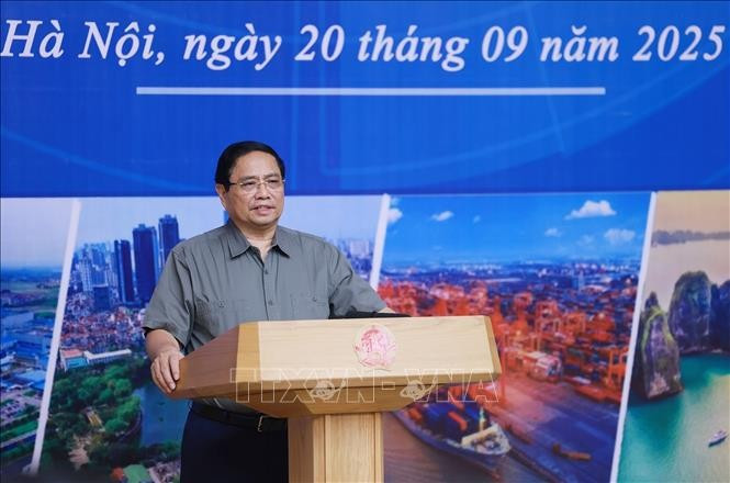Prime Minister Pham Minh Chinh addresses the meeting (Photo: VNA)