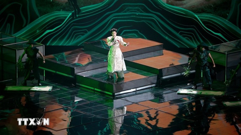 Singer Duc Phuc performs at the international music contest Intervision 2025 in Moscow, Russia. (Photo: VNA)