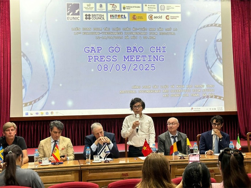 A September 8 press meeting on the 15th European-Vietnamese Documentary Film Festival (Photo: VNA)