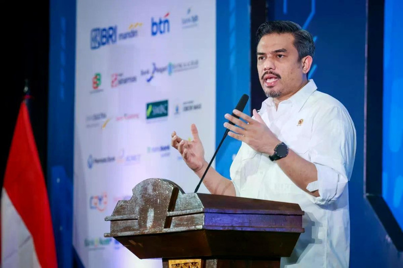 Indonesian Micro, Small, and Medium Enterprises Minister Maman Abdurrahman speaks during the signing of financing agreements related to the People's Business Credit (KUR) at his office last week. (Photo: Antara)