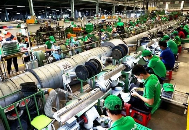 HCM City's industrial production is making a robust recovery with its Index of Industrial Production growing by 2.1% in February. (Photo: VNA)