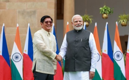 Philippine President Ferdinand R. Marcos Jr. (L) is welcomed by Indian Prime Minister Narendra Modi at the Hyderabad House in New Delhi for the presentation and exchange of bilateral agreements on August 5. (Photo: pna.gov.ph)