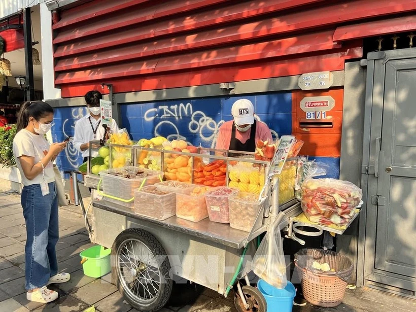 A street vendor in Thailand. (Photo: VNA)