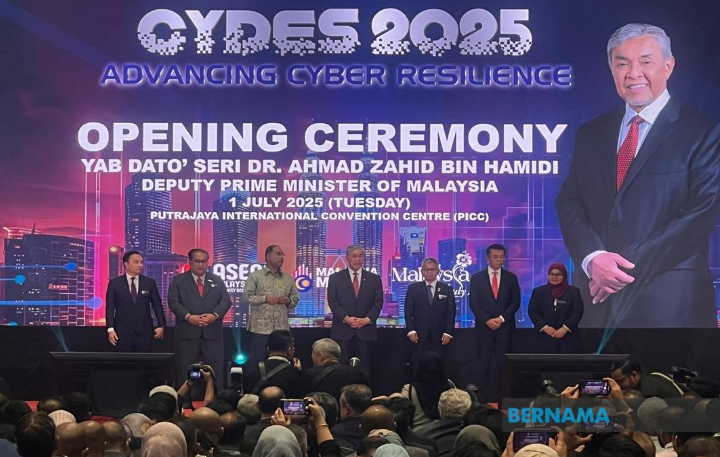 At the opneing ceremony of the CYDES 2025 (Photo: Bernama)