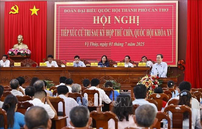 National Assembly (NA) Chairman Tran Thanh Man speaks at the meeting with voters in the Mekong Delta city of Can Tho on July 1. (Photo: VNA)