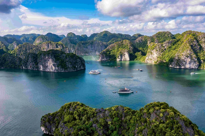 Hollywood has just chosen Cat Ba (Hai Phong) as the location for a new film project expected to be widely screened on Netflix and HBO. 