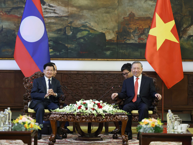 General Secretary of the Communist Party of Vietnam (CPV) Central Committee To Lam (R) receives General Secretary of the Lao People’s Revolutionary Party (LPRP) and President of Laos Thongloun Sisoulith in Ho Chi Minh City on April 29 (Photo: VNA)