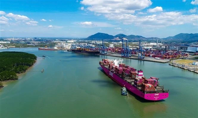 The ONE EAGLE vessel is part of a new service route operated by the Premier Alliance at Tan Cang-Cai Mep International Terminal. (Photo: VNA)