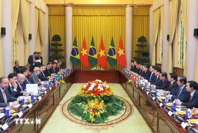 State President Luong Cuong holds talks with Brazilian President Luiz Inácio Lula da Silva in Hanoi on March 28. (Photo: VNA)