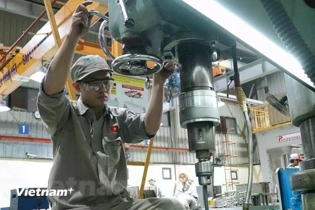 Industrial production contributes positively to economic growth. (Photo: VietnamPlus)