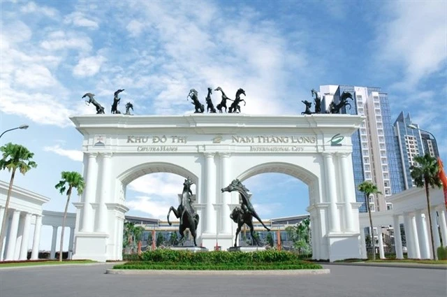 The entrance gate to Hanoi’s Ciputra Urban Area, where banks are selling apartments and villas. (Photo: cafef.vn)