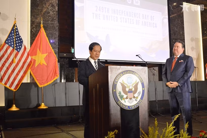 Minister of Education and Training Nguyen Kim Son speaks at the event. (Photo: qdnd.vn)