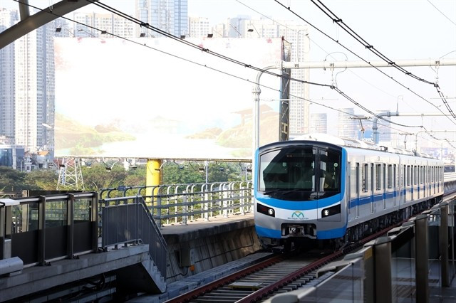 Metro line No. 1 in HCM City passes through 14 stations, none of which have retail or shopping services. (Photo: VNA)