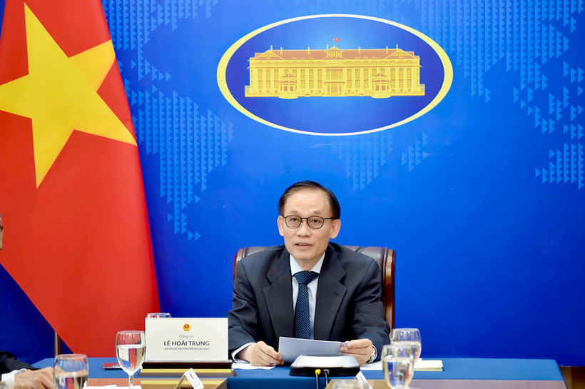 Acting Foreign Minister Le Hoai Trung (Photo: VNA)