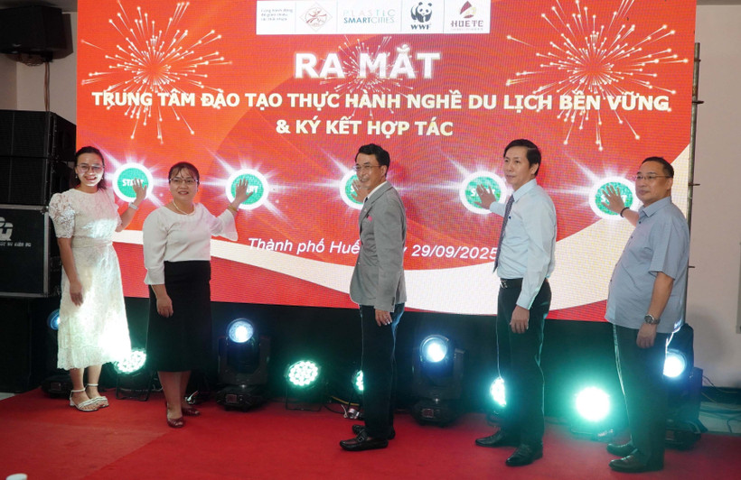 The launch of the Hue training centre for sustainable tourism practices on September 29 (Photo: VNA)