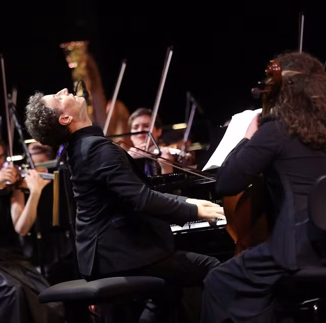 Conductor and pianist David Greilsammer will perform with the Vietnam National Symphony and Orchestra. (Photo: Courtesy of the French Institute of Hanoi)