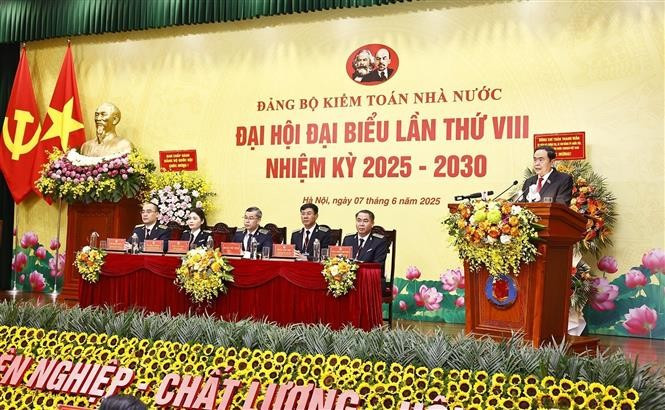NA Chairman Tran Thanh Man speaks at the 8th Party Congress of the State Audit Office of Vietnam on June 7 (Photo: VNA)