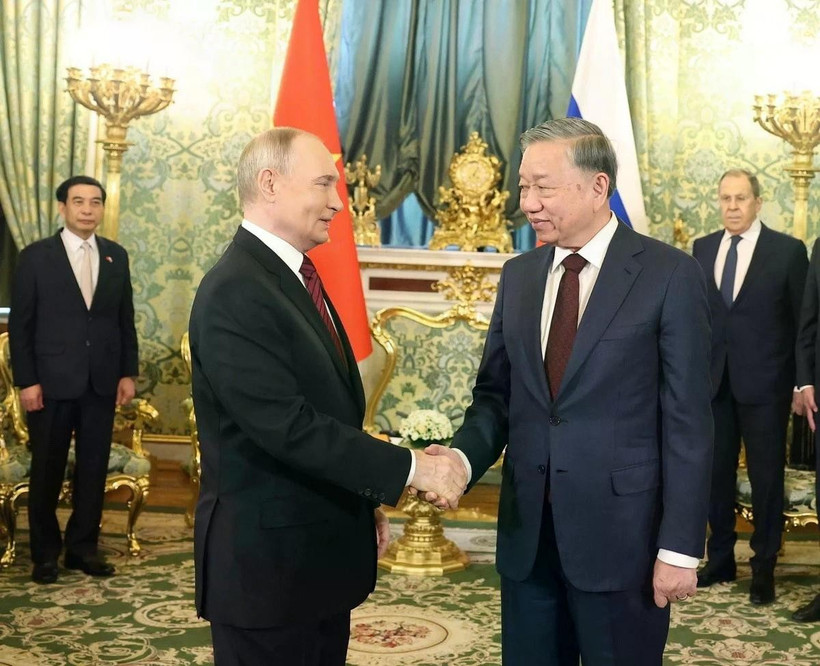 Party General Secretary To Lam hold talks with Russian President Vladimir Putin in Moscow on May 10. (Photo: VNA)
