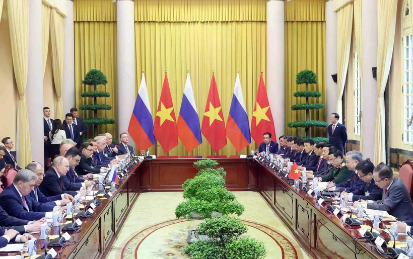 The talks between State President To Lam and Russian President Vladimir Putin in Hanoi on June 20, 2024 (Photo: VNA)