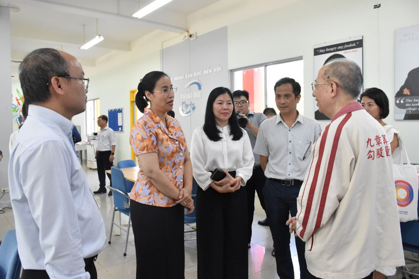 Vice Chairwoman of the Da Nang People’s Committee Nguyen Thị Anh Thi inspects preparations for the competition. (Photo: baodanang.vn)