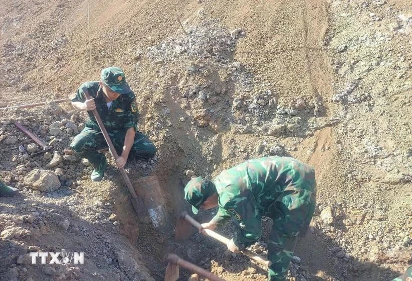 Wartime bomb weighing 227kg found in Bom Bo commune, Bu Dang district (Photo: VNA)