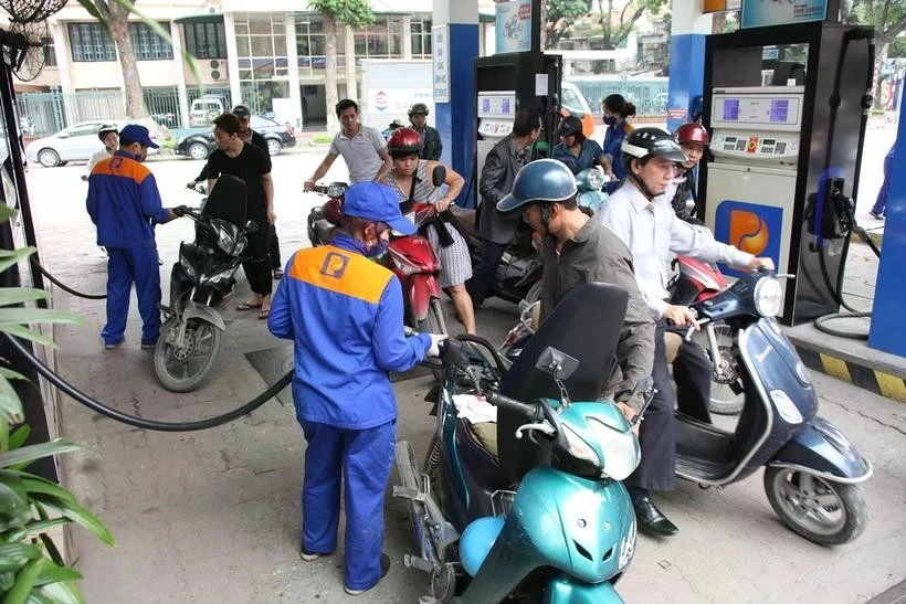 Retail petrol prices decrease slightly on February 27