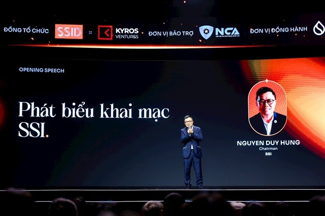 Chairman of SSI Securities Corporation Nguyen Duy Hung speaks at the event (Photo: SSI)
