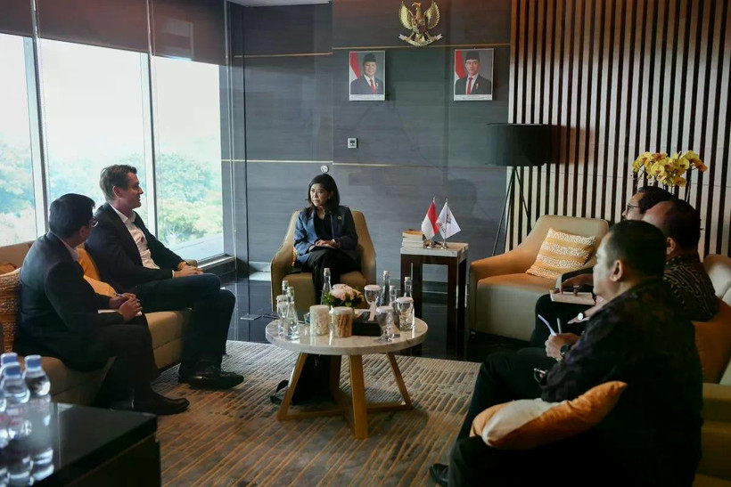 Indonesia's Minister of Communication and Digital Affairs Meutya Hafid during a meeting with the head of Asia-Pacific of GSMA, Julian Gorman, in Jakarta on May 8. (Photo: Antara)