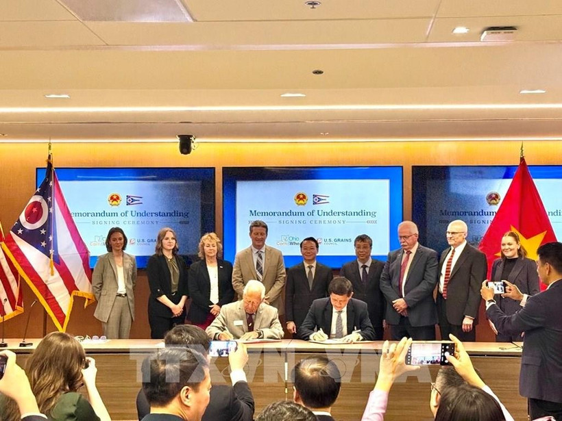 Vietnamese, US firms sign MoUs (Photo: VNA)