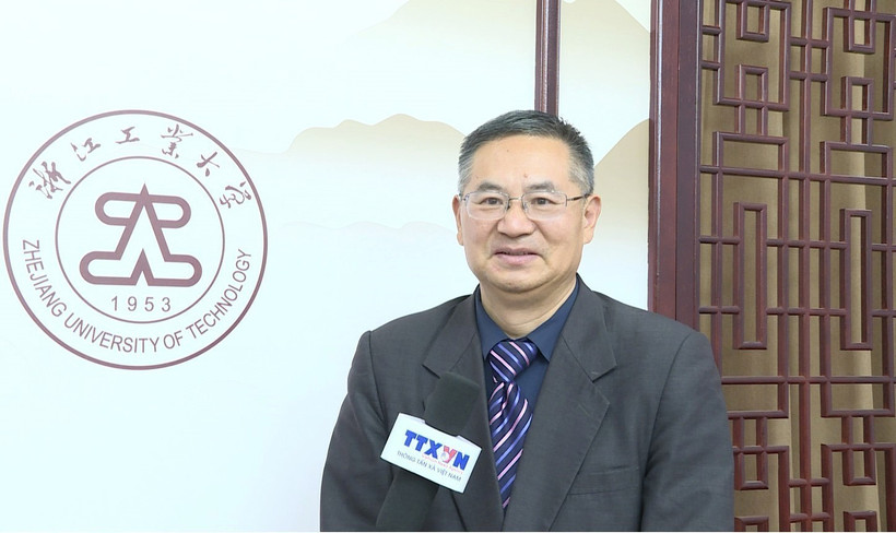 Prof. Dr Cheng Hanping, Executive Director of the Regional and Country Research Institute and Director of the Vietnam Research Centre at Zhejiang University of Technology. (Photo: VNA)