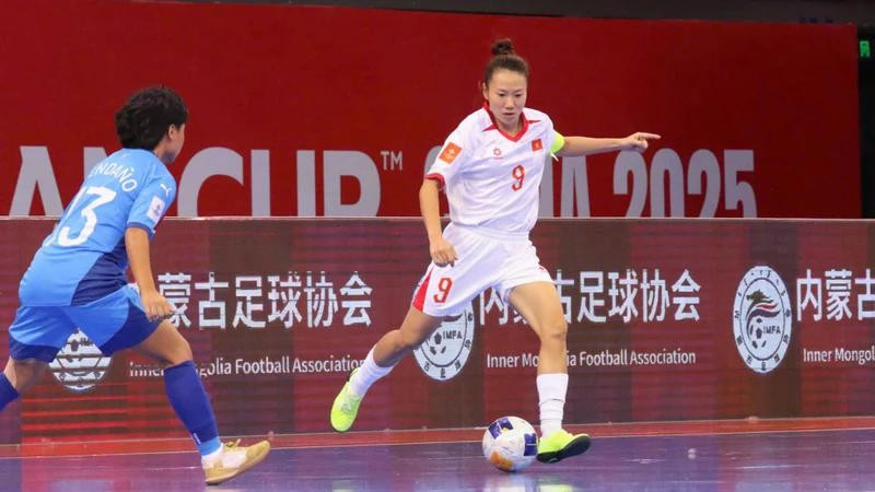 Vietnam becomes the first team to qualify for the quarterfinals of the AFC Women’s Futsal Asian Cup 2025 after its victory against the Philippines on May 9. (Photo: VFF)