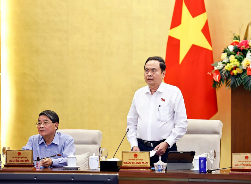 NA Chairman Tran Thanh Man speaks at the meeting. (Photo: VNA)