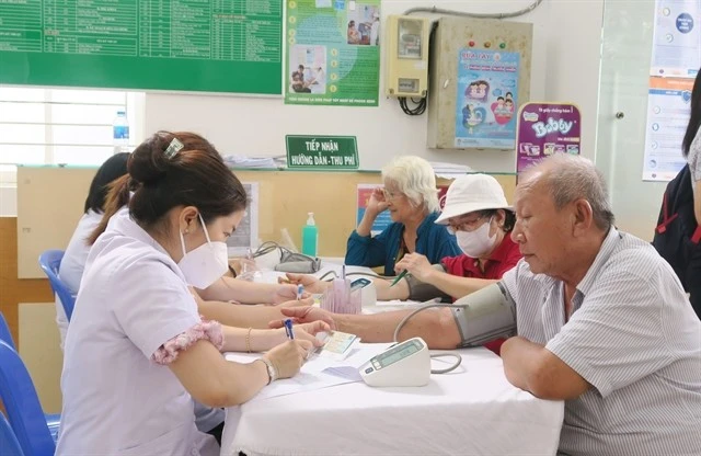 Senior citizens in HCM City got free health checks at the Ward 9 health station District 8 in August, 2024 (Photo: VNA)