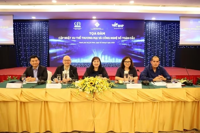 At the seminar (Photo: baomoi.com)